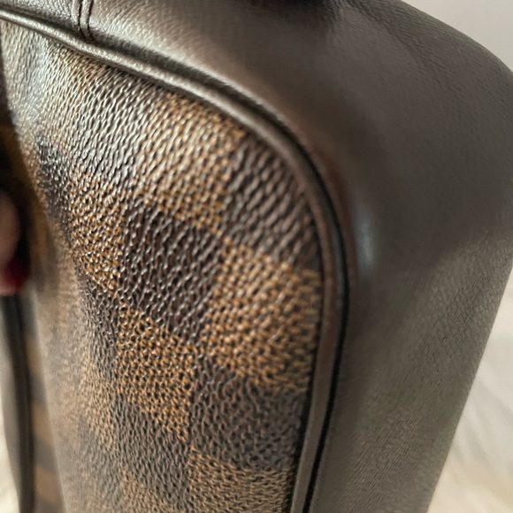 Authentic Louis Vuitton Makeup Bag - Picture 5 of 11